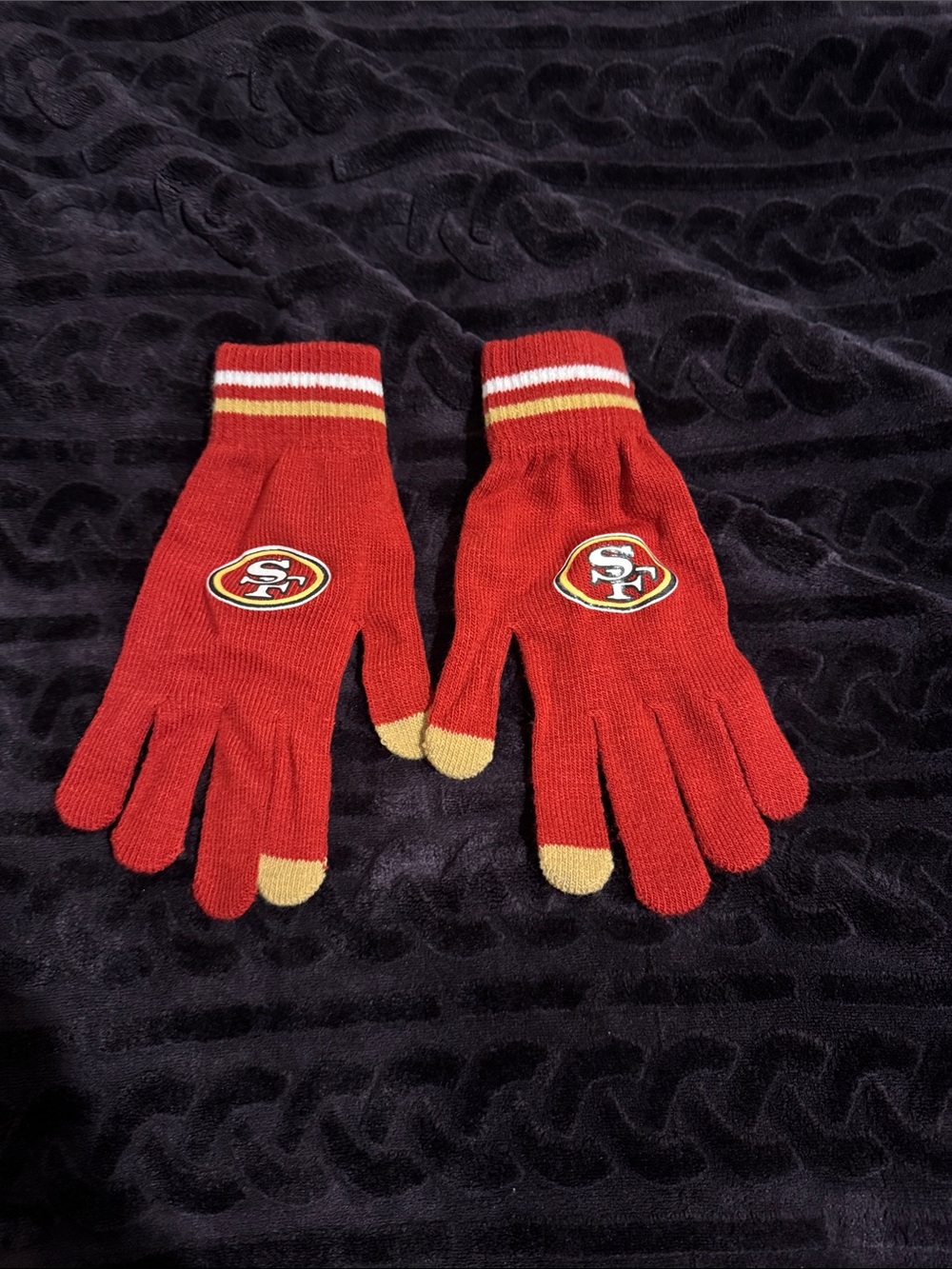 Kids Red Touchscreen Gloves